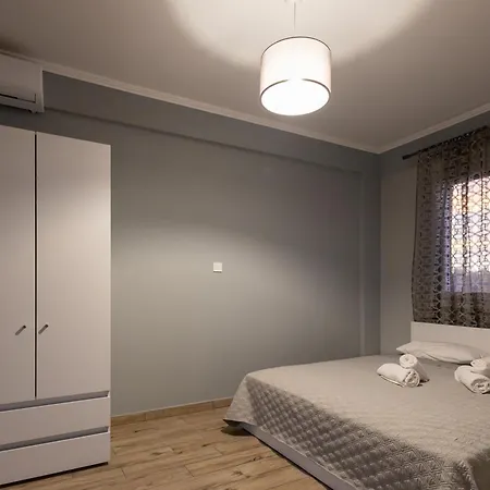γιώργος και εύα Apartamento Karianí